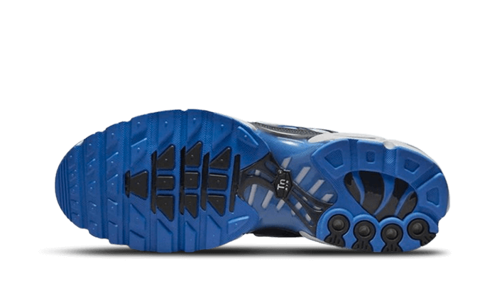 Nike® Air Max Plus SE Social FC