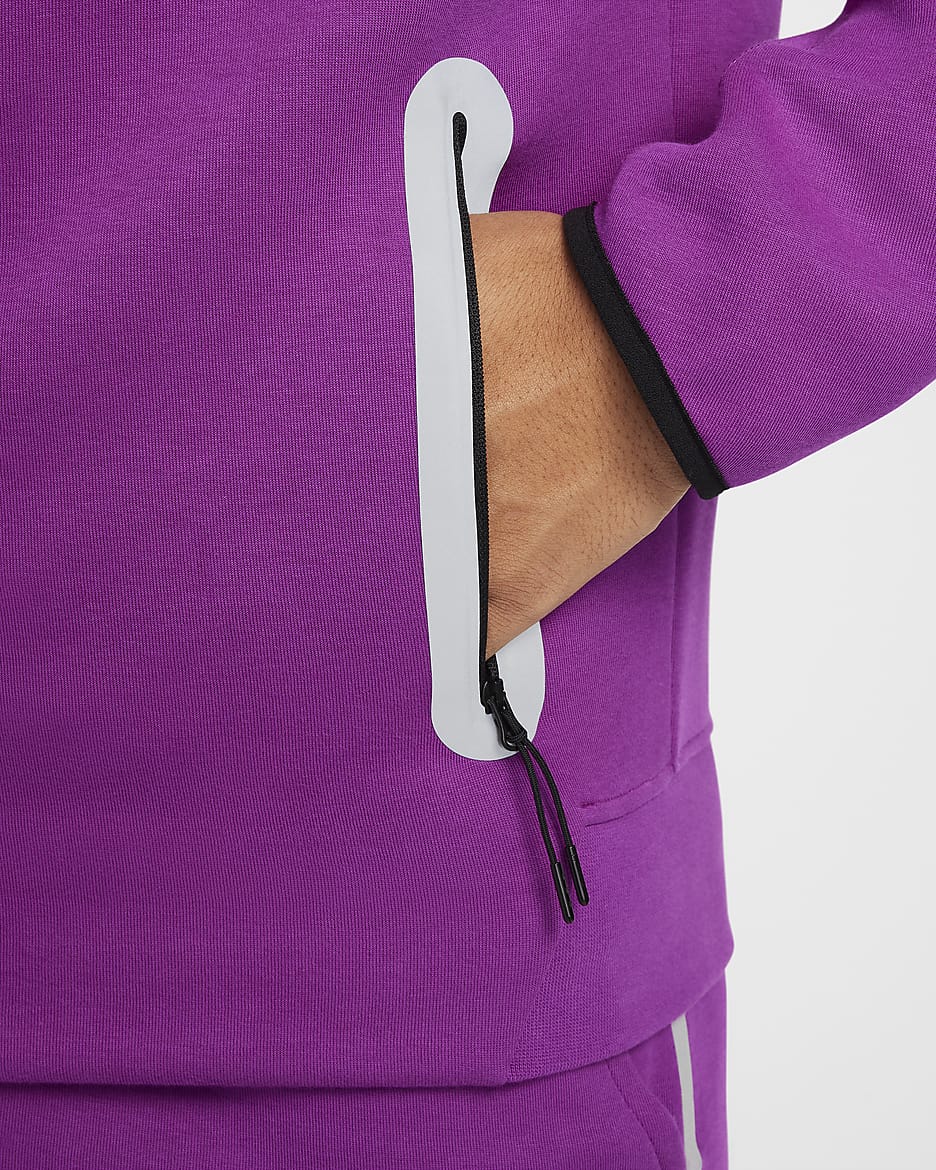 Nike Tech Windruner- Bold Berry