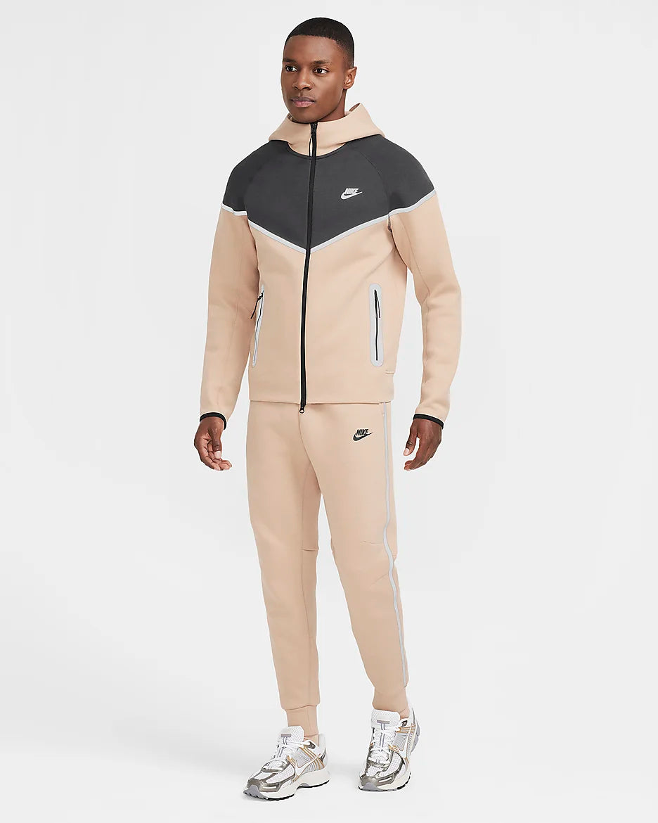 Nike Tech Windruner- Hemp/Anthracite/Noir
