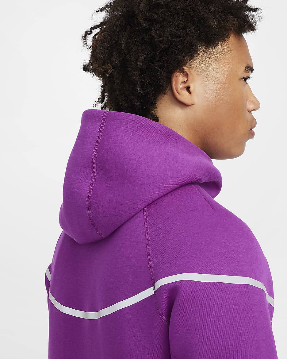 Nike Tech Windruner- Bold Berry