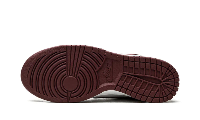 Nike® Dunk Low Bordeaux