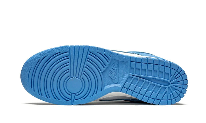 Nike ® Dunk Low UNC