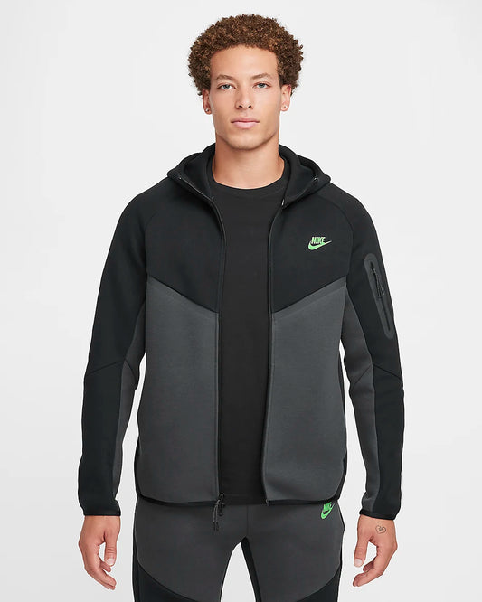Nike Tech Windruner - Noir/Anthracite/Green Strike