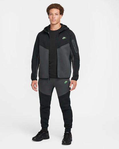 Nike Tech Windruner - Noir/Anthracite/Green Strike