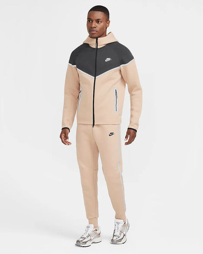 Nike Tech Windruner- Hemp/Anthracite/Noir