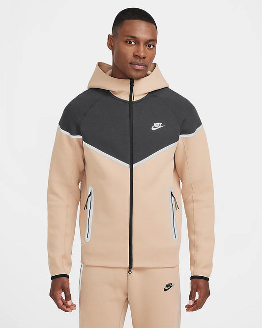 Nike Tech Windruner- Hemp/Anthracite/Noir